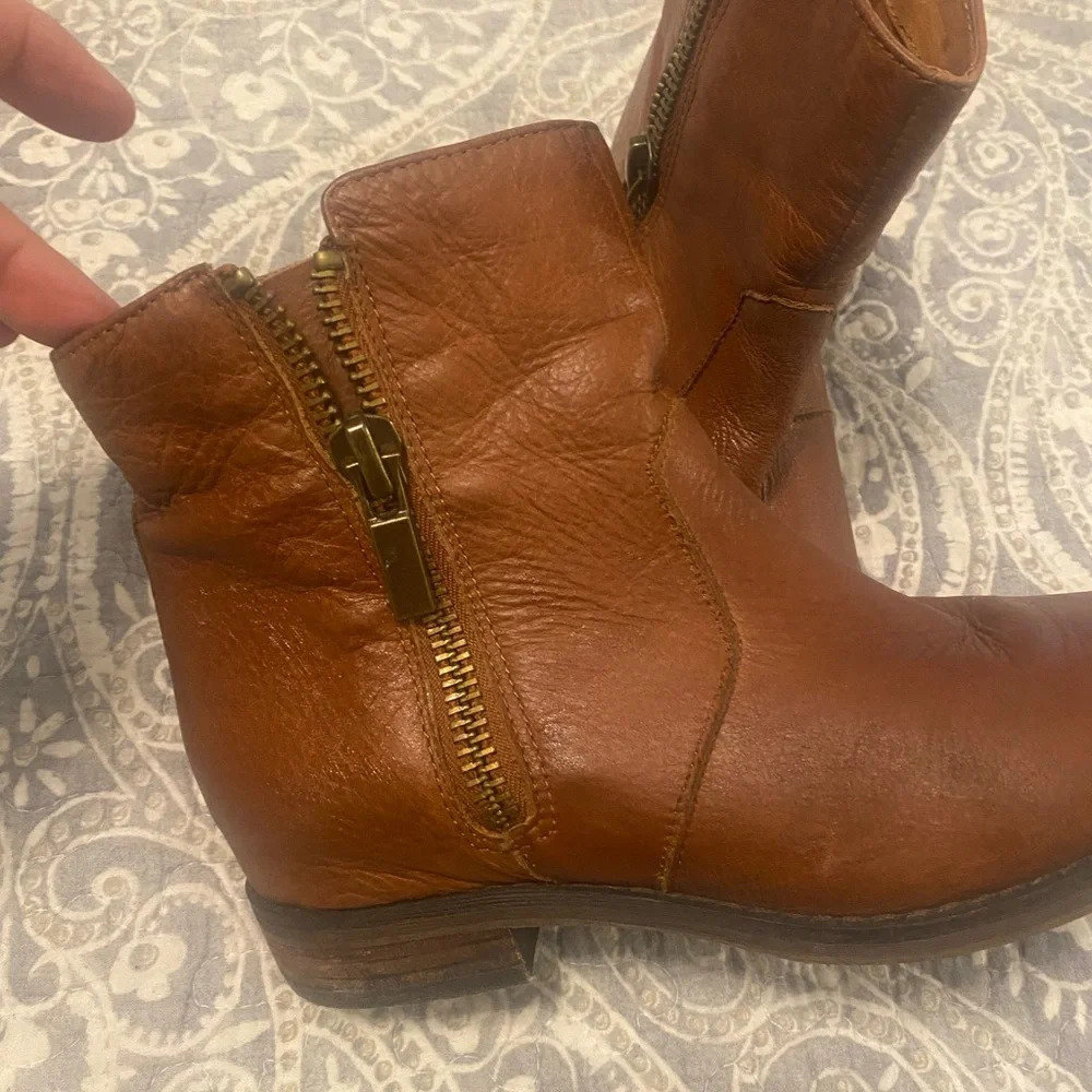 Kenneth Cole NY Marcy Cognac Leather Ankle Booties size 6 comfortable zippered - Picture 2 of 7